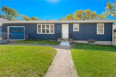 View of front of house with a front lawn | Image 1