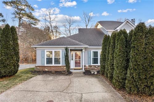 120 Gnarled Oak Ln, Yorktown, VA, 23692-6124 | Card Image