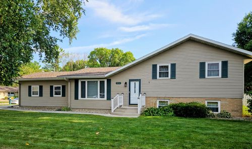 904 Willmar Ave Se, Willmar, MN, 56201-4605 | Card Image