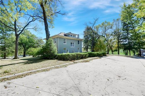 221 W Front St, Bonner Springs, KS, 66012-1025 | Card Image