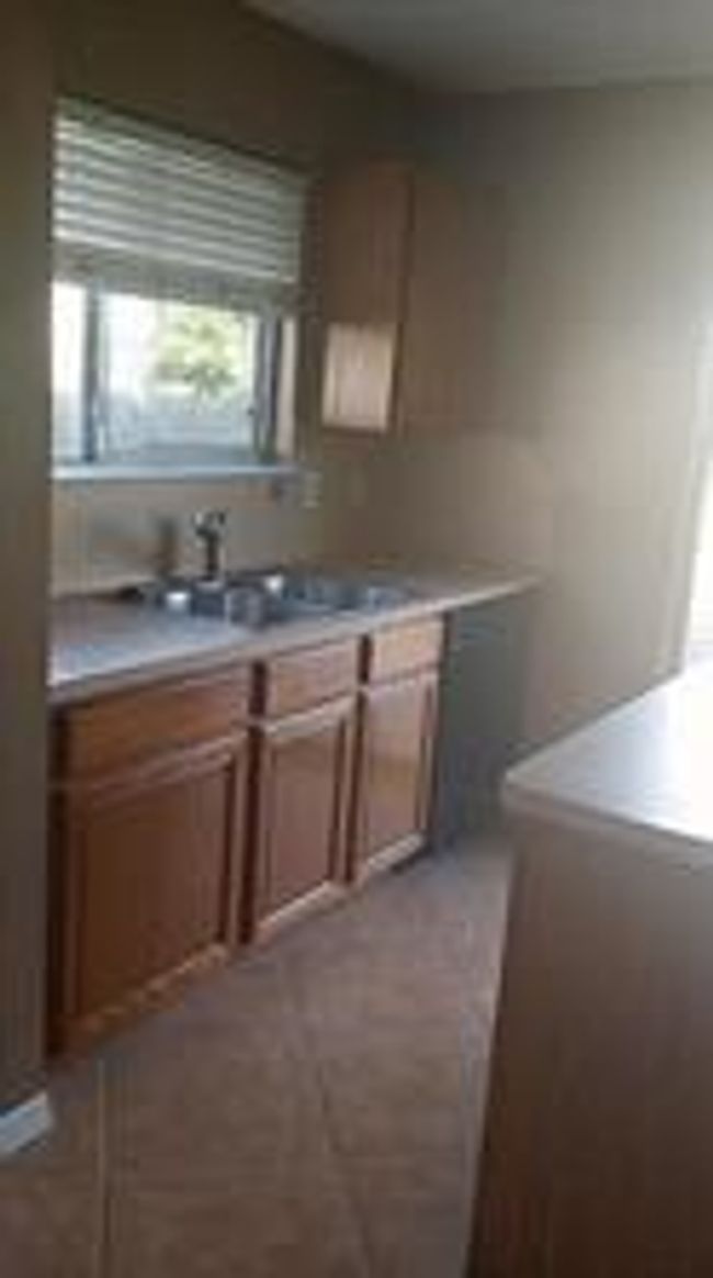 22818 Cabanna Rd, House other with 3 bedrooms, 2 bathrooms and 1 parking in Spring TX | Image 5