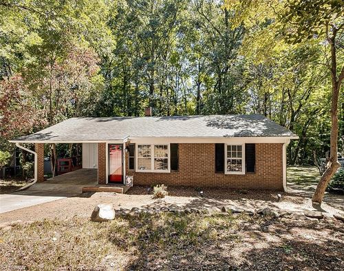 1037 Robbins St, Asheboro, NC, 27203-7798 | Card Image