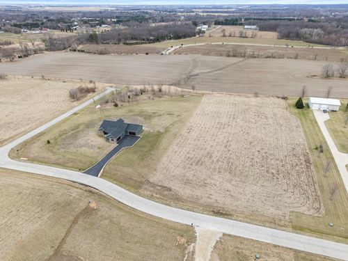 18303 Loretta Dr, Marengo, IL, 60152-9135 | Card Image