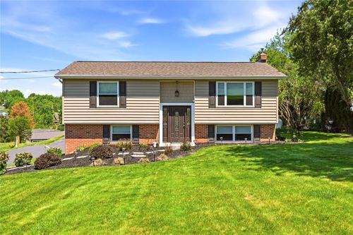 706 Shawnee Dr, AUBURN, PA, 17922-9570 | Card Image