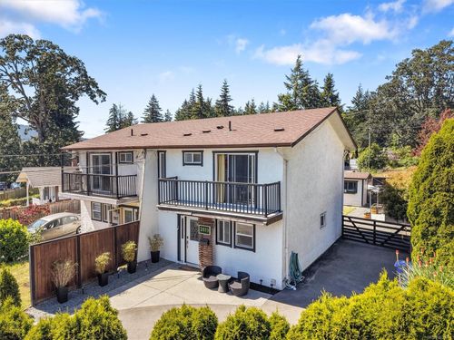 2819 Powers Lane, Victoria, BC, V9B4Y3 | Card Image