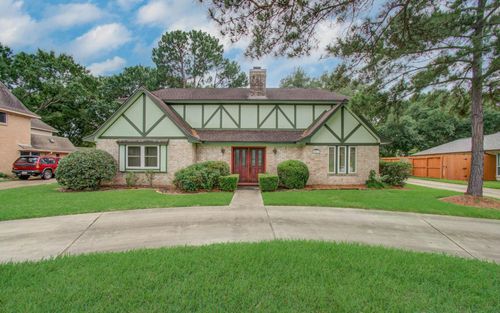 15413 Chichester Ln, Jersey Village, TX, 77040-1311 | Card Image