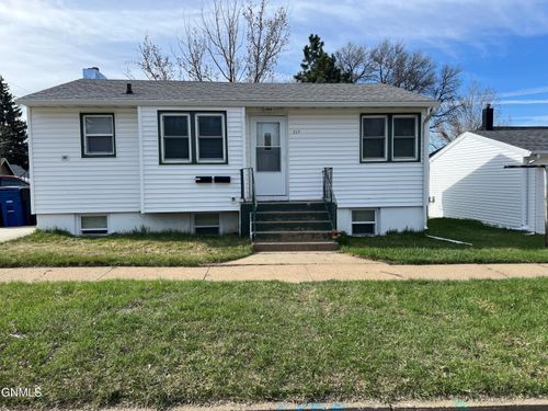 329 6th St W, Dickinson, ND, 58601-4730 | Card Image