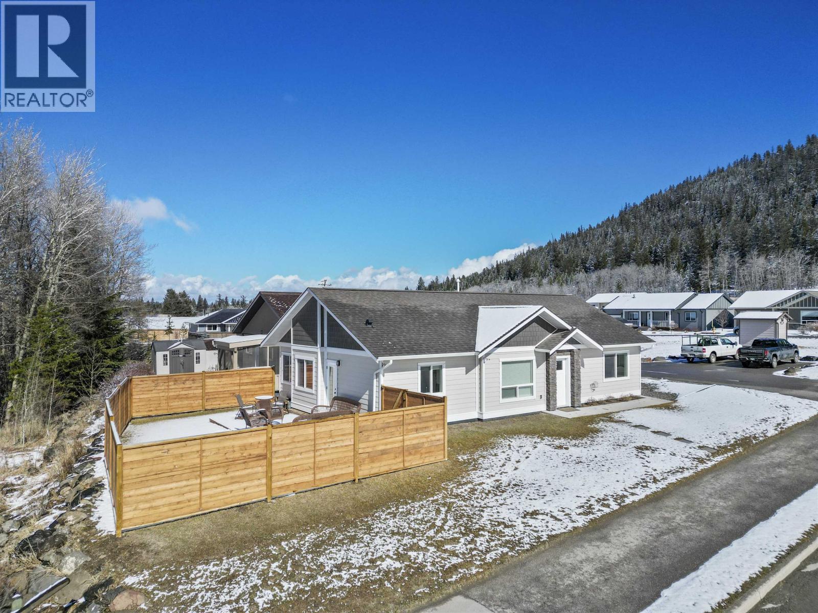 Residential in 100 Mile House 3