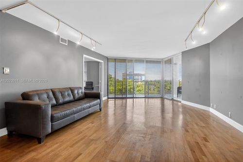 709-2000 Towerside Ter, Miami, FL, 33138-2224 | Card Image
