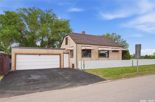 201 Av P N, Saskatoon, SK, S7L2V6 | Card Image