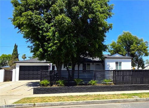 14007 Parthenia St, Panorama City, CA, 91402-3309 | Card Image