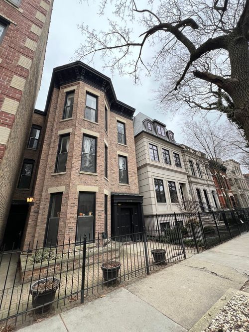 apt-2-2118 N Seminary Ave, Chicago, IL, 60614-8057 | Card Image