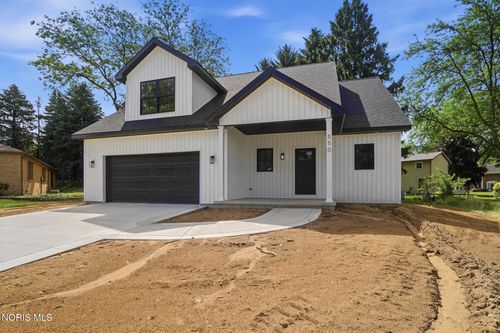 550 Monroe Ct, Bowling Green, OH, 43402-1541 | Card Image