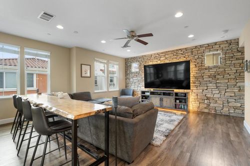 574 Selby Ln, Livermore, CA, 94551-6373 | Card Image