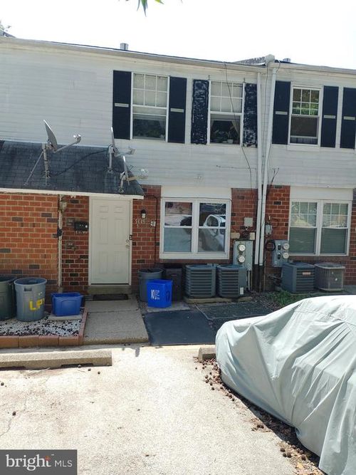 9449 Fairgreen Ln, PHILADELPHIA, PA, 19114-3418 | Card Image