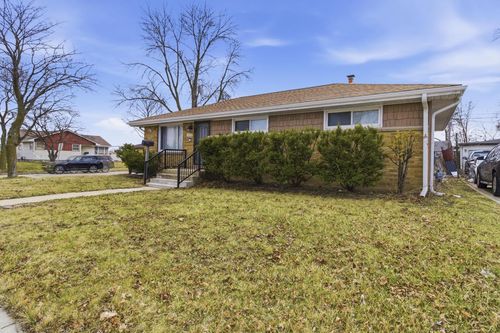 10325 W Silver Spring Drive, Milwaukee, WI, 53225 | Card Image