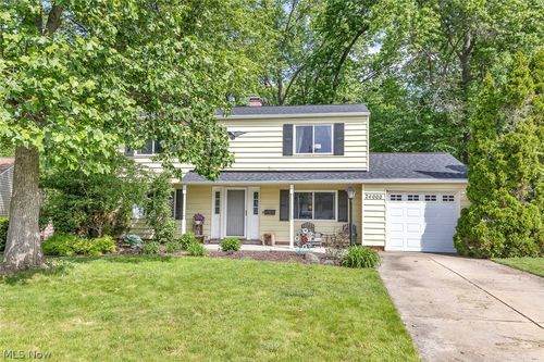 24000 Amesbury Dr, North Olmsted, OH, 44070-1562 | Card Image