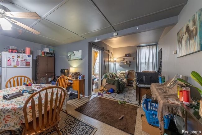 916 B (1-Bedroom) | Image 16