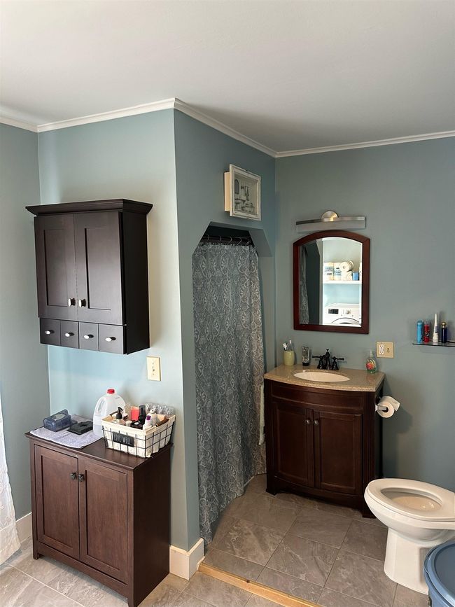Full Bathroom (second floor) | Image 13
