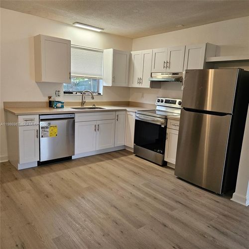 27-27 Sw 8th Ct, Hallandale Beach, FL, 33009-7021 | Card Image