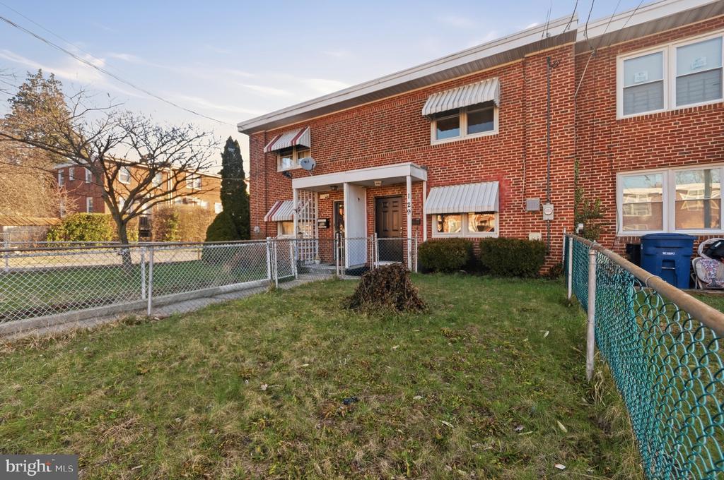 Residential in MOUNT HOLLY 3
