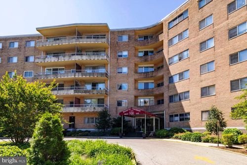 411-s-100 West Ave, JENKINTOWN, PA, 19046-2625 | Card Image