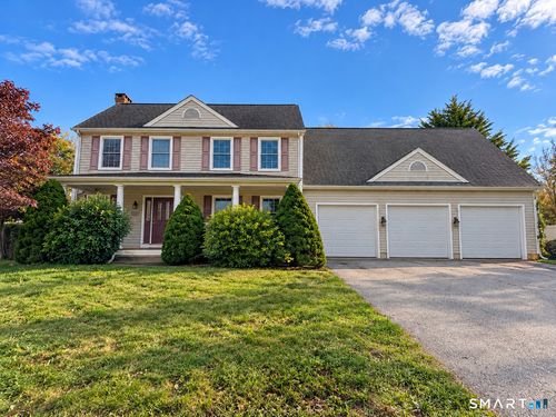 18 Deerfield Rd, Waterford, CT, 06385-3302 | Card Image