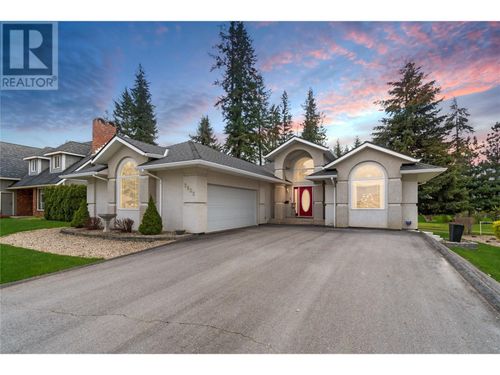 2602 Golf Course Dr, Blind Bay, BC, V0E1H2 | Card Image