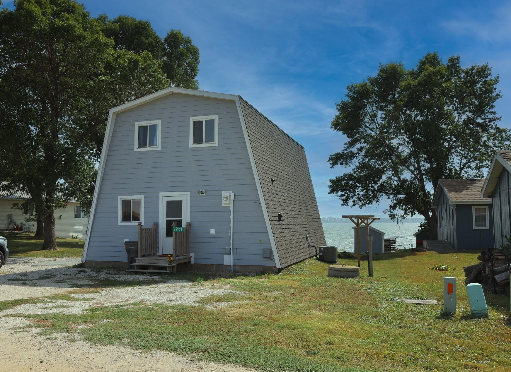 105th St, Spirit Lake, IA 51360