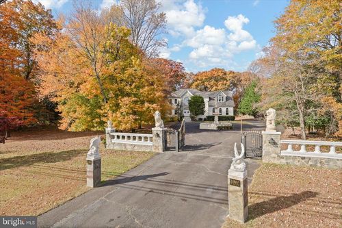 10900 Sunset Hills Rd, RESTON, VA, 20190-5411 | Card Image