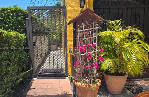 apt-4-1222 Salzedo St, Coral Gables, FL, 33134-3263 | Card Image