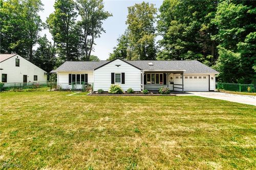8250 Broadmoor Rd, Mentor, OH, 44060-7506 | Card Image
