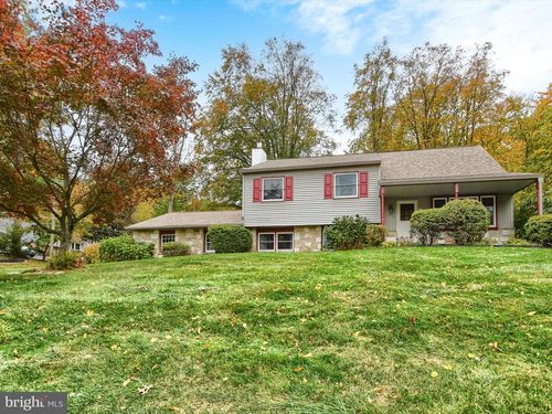 202 Cornwall Dr, CHALFONT, PA, 18914-2339 | Card Image