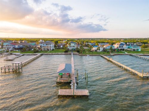 1617 Dick Bay Dr, San Leon, TX, 77539-4789 | Card Image
