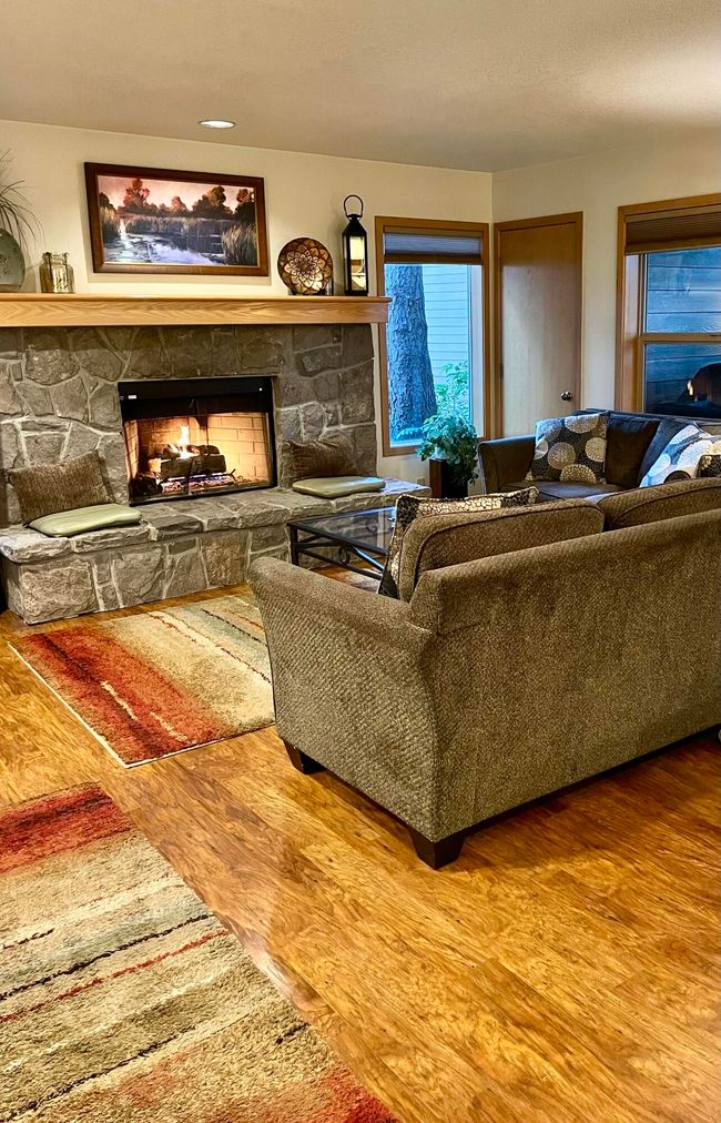 4-LivingRoom-Fireplace-R33 | Image 4