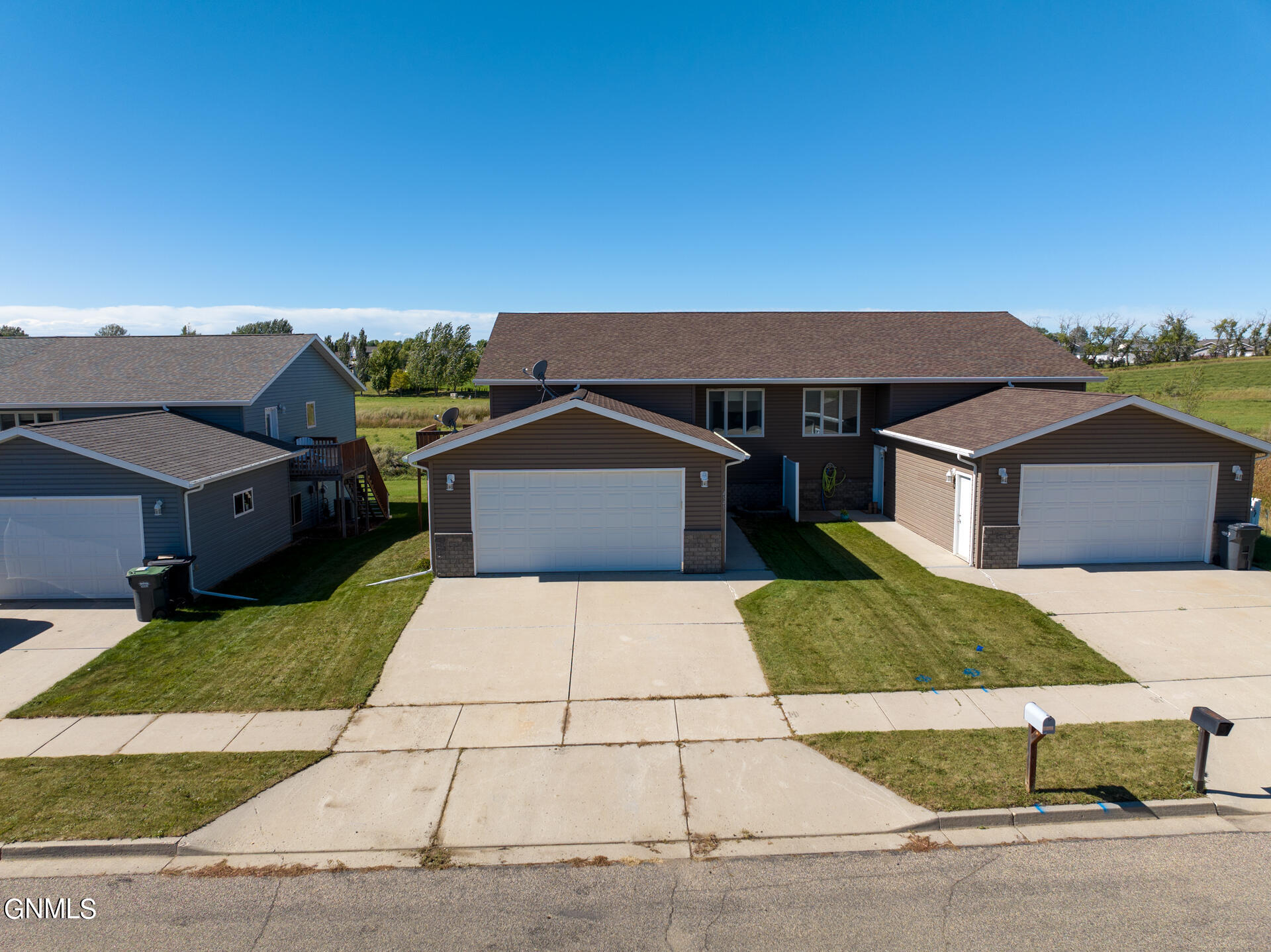 30th Ave, Mandan, ND 58554