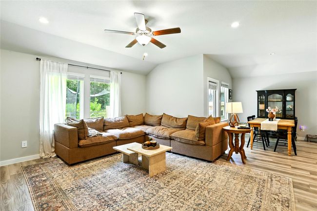 621 Little Spring Ct, House other with 4 bedrooms, 2 bathrooms and 2 parking in Anahuac TX | Image 17
