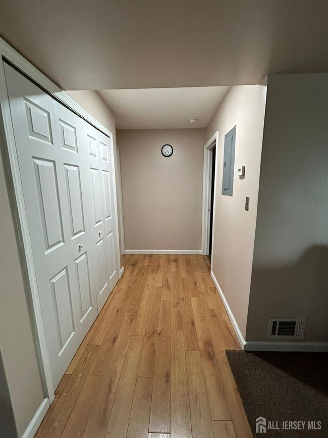 814 Woodbridge Commons Way, Townhouse with 2 bedrooms, 2 bathrooms and null parking in Iselin NJ | Image 6