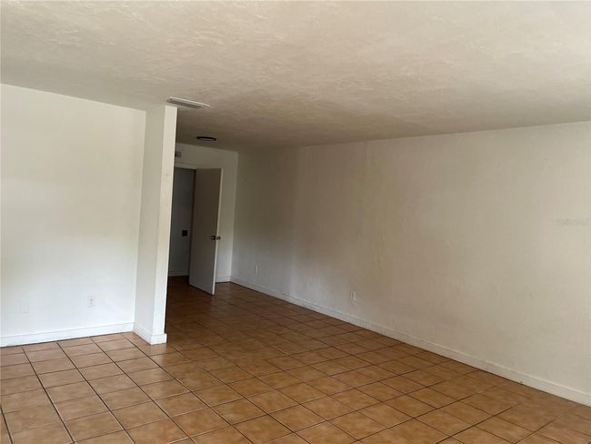 APT-1 - 2629 Sw 31 St Pl, House other with 2 bedrooms, 1 bathrooms and null parking in GAINESVILLE FL | Image 7