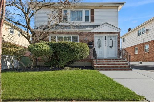 139 Gibson Blvd, Valley Stream, NY, 11581-3368 | Card Image