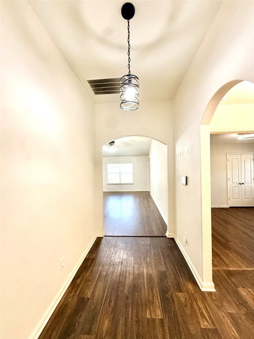 1401 Macy Ln, Dallas, TX, 75253-4938 | Card Image