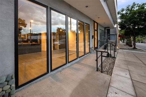 10030 Commerce Ave, Tujunga, CA, 91042-2304 | Card Image