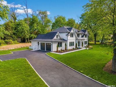 254 Shore Road, House other with 5 bedrooms, 3 bathrooms and null parking in Mount Sinai NY | Image 1