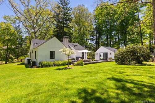 49 Clinton Rd, Bedford Hills, NY, 10507-2515 | Card Image