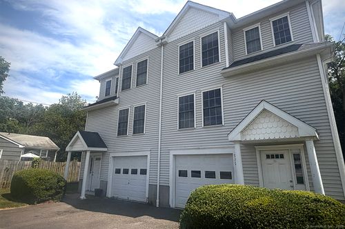 939 Tunxis Hill Rd, Fairfield, CT, 06825-4223 | Card Image