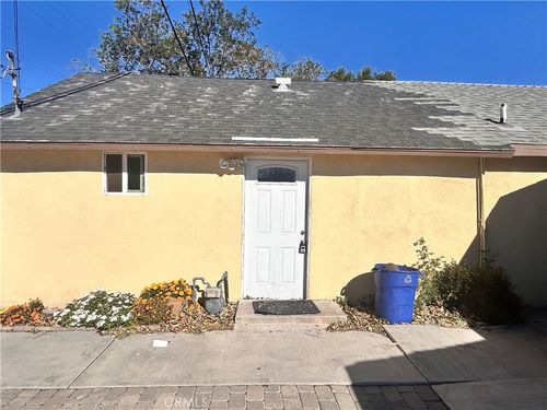 8017 Laurel Ave, Fontana, CA, 92336-2834 | Card Image