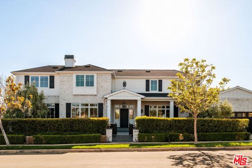 557 Chapala Dr, Pacific Palisades, CA, 90272-4430 | Card Image