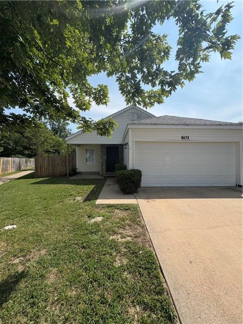 601 Cedar Brook Ct, Decatur, AR, 72722-8817 | Card Image