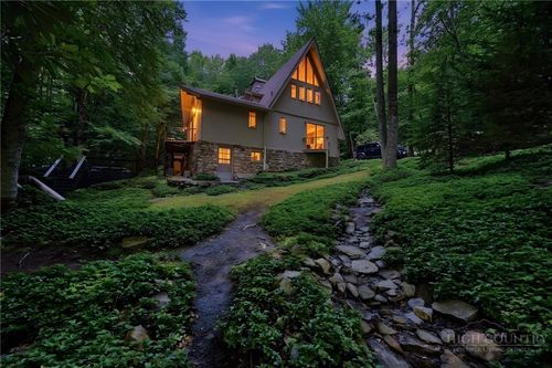 179 Hornbeam Rd, Beech Mountain, NC, 28604-8105 | Card Image