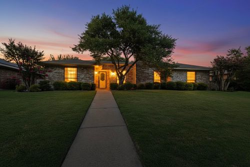 2417 Parkhaven Dr, Plano, TX, 75075-2016 | Card Image
